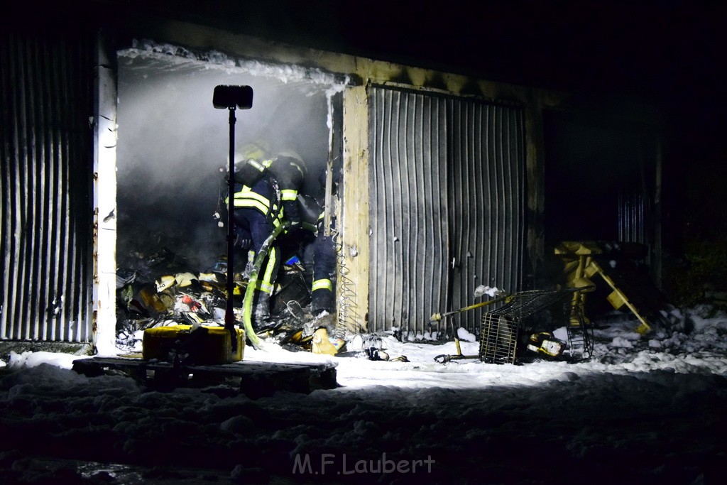 Feuer Hinterhof Garagen Koeln Hoehenberg Olpenerstr P071.JPG - Miklos Laubert